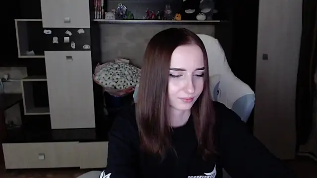 Snapshot of Cutti_Crystal chatting on October 22, 7:57 pm Cutti Crystal online show from October 22, 7:57 pm