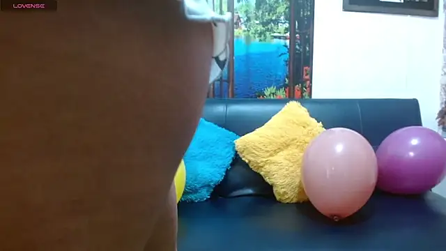 gigi gilt  online show from November 15, 4:21 am