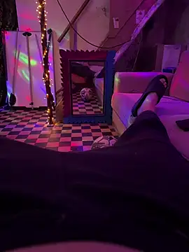 Snapshot of StudentBigD chatting on September 20, 2:56 am StudentBigD online show from September 20, 2:56 am