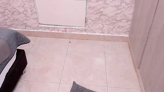 SASHA BROWNIE   online show from November 22, 8:08 pm