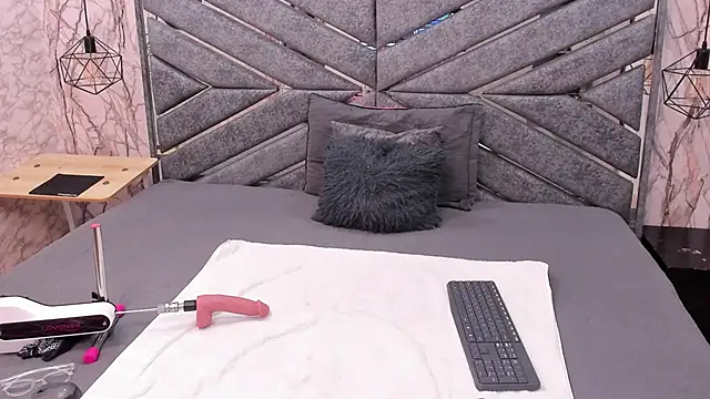 Snapshot of SASHA_BROWNIE__ chatting on March 5, 7:32 pm SASHA BROWNIE online show from March 5, 7:32 pm