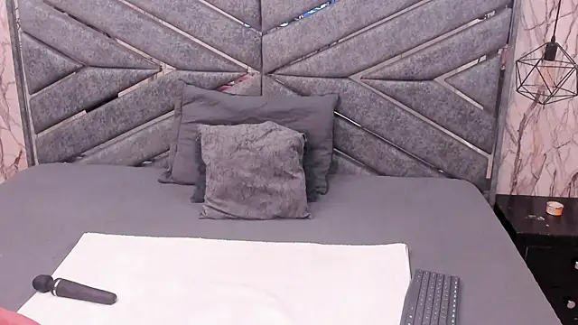Snapshot of SASHA_BROWNIE__ chatting on April 6, 7:48 pm SASHA BROWNIE online show from April 6, 7:48 pm