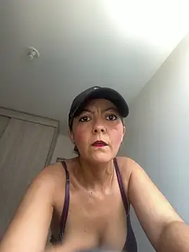Tinymilf  online show from June 17, 8:10 pm