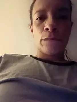 Snapshot of kim_lebanon chatting on February 2, 8:13 am kim lebanon online show from February 2, 8:13 am