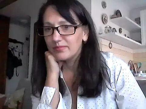 Elena48324 online show from November 7, 1:33 pm