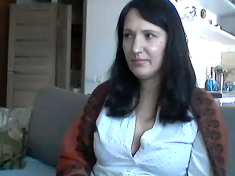 Elena48324 online show from January 17, 12:10 pm