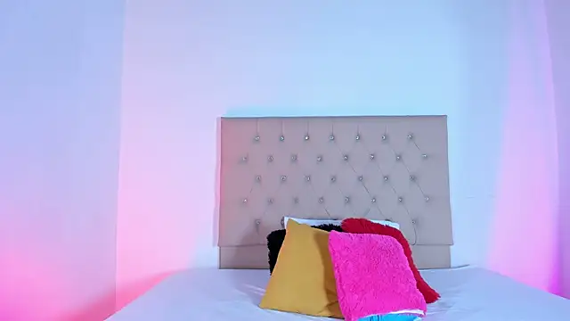 Zafiro  Brown online show from November 2, 11:56 am