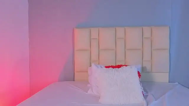 Zafiro  Brown online show from December 3, 12:03 pm