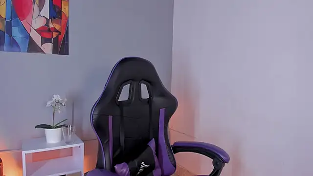 Zafiro  Brown online show from April 10, 8:57 pm