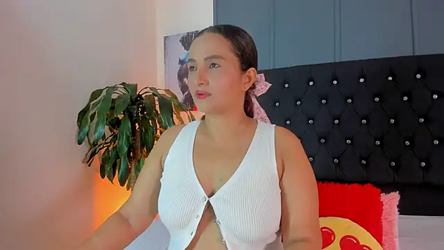 Zafiro  Brown online show from May 28, 2:58 pm