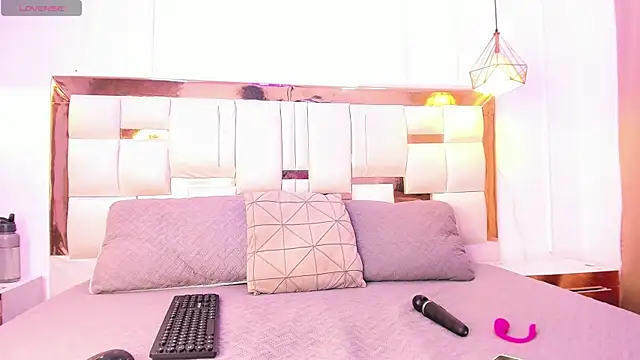 Snapshot of Skylar_Smith_ chatting on February 25, 12:48 pm Skylar Smith online show from February 25, 12:48 pm