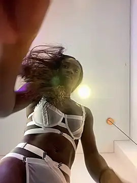 Skylar Smith  online show from March 31, 12:05 pm