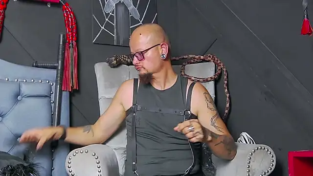 Snapshot of zain_kreigger chatting on July 8, 6:56 pm zain kreigger online show from July 8, 6:56 pm