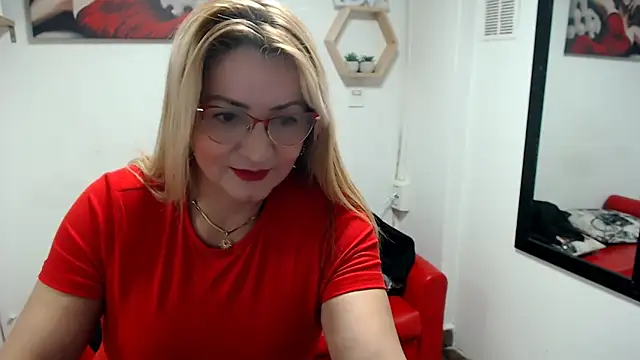 Snapshot of DIVAX_MONSERRAT chatting on January 5, 9:51 pm DIVAX MONSERRAT online show from January 5, 9:51 pm