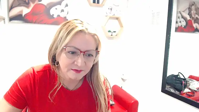 Snapshot of DIVAX_MONSERRAT chatting on February 16, 10:39 pm DIVAX MONSERRAT online show from February 16, 10:39 pm