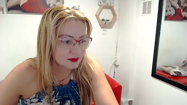 Snapshot of DIVAX_MONSERRAT chatting on February 20, 9:15 pm DIVAX MONSERRAT online show from February 20, 9:15 pm