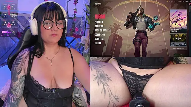 Snapshot of EternaAura chatting on November 6, 1:12 pm EternaAura online show from November 6, 1:12 pm