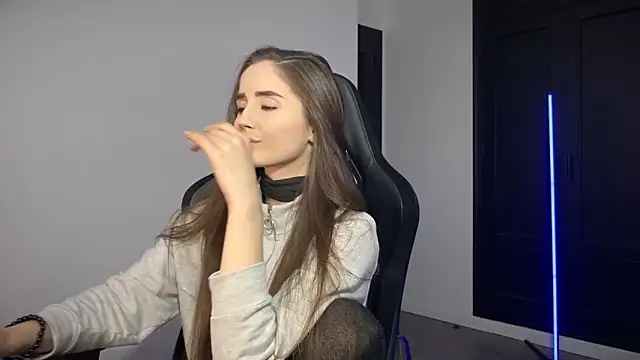 s meow online show from November 6, 10:43 pm