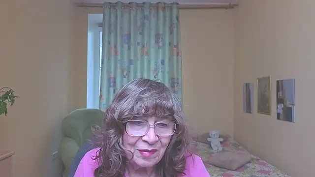 Snapshot of Betty_Brick chatting on May 7, 12:54 pm Betty Brick online show from May 7, 12:54 pm