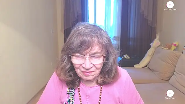 Snapshot of Betty_Brick chatting on May 9, 2:55 pm Betty Brick online show from May 9, 2:55 pm