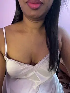 Snapshot of tamil_Aarathi chatting on February 4, 5:52 pm tamil Aarathi online show from February 4, 5:52 pm