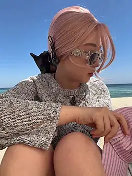 winter11 online show from April 11, 3:33 am