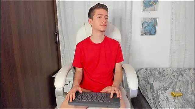 ThiagooJames online show from October 7, 5:15 am