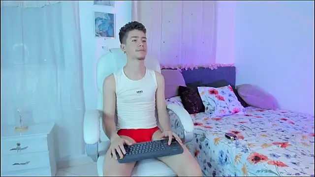 ThiagooJames online show from October 30, 3:19 am