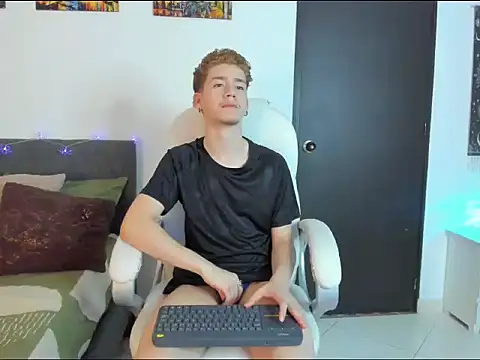 ThiagooJames online show from February 14, 3:36 am