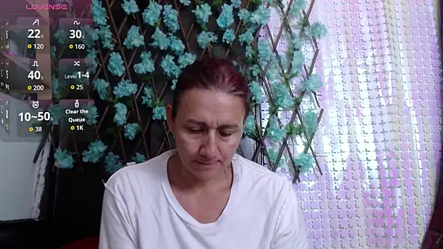 darling hott online show from October 6, 9:40 am