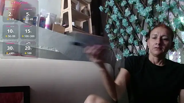 Snapshot of darling_hott chatting on February 5, 10:31 am darling hott online show from February 5, 10:31 am