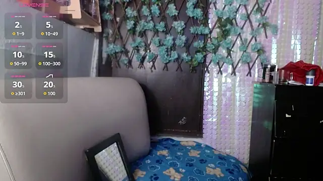 Snapshot of darling_hott chatting on February 23, 11:29 am darling hott online show from February 23, 11:29 am