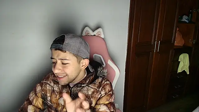 Aleecandrews online show from October 13, 7:36 pm