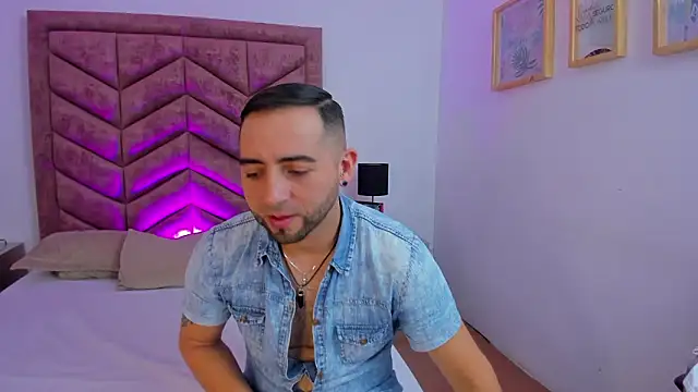 Lushian  online show from February 10, 3:05 pm