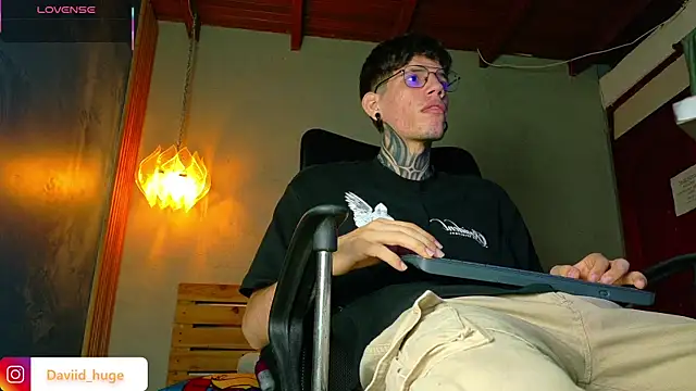 david huge online show from April 12, 3:55 am