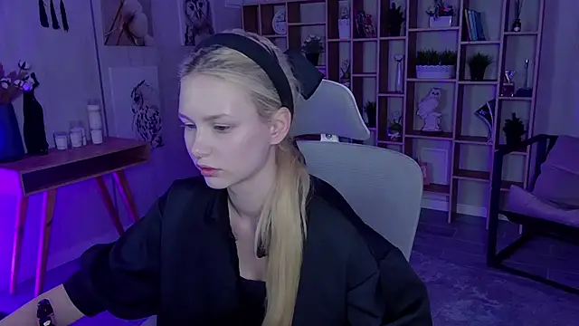 AvaDaviis online show from September 19, 10:49 am