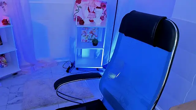 AvaDaviis online show from November 5, 3:12 pm