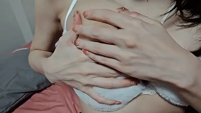 Snapshot of hinata_chan3 chatting on January 11, 11:59 am hinata chan3 online show from January 11, 11:59 am