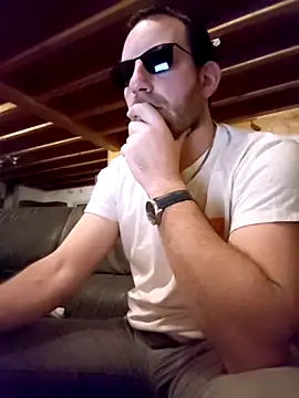 BrunJulienMetis online show from February 11, 8:03 pm