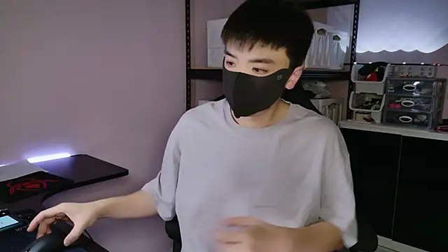 Snapshot of doggyman523 chatting on October 8, 4:15 pm doggyman523 online show from October 8, 4:15 pm