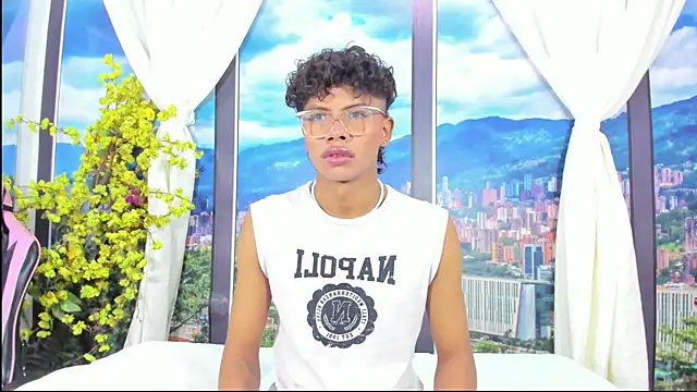 MilthonDelis online show from September 18, 4:25 am