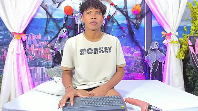 MilthonDelis online show from October 28, 5:00 am