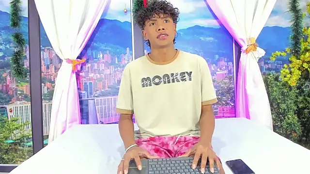 MilthonDelis online show from December 5, 2:20 am