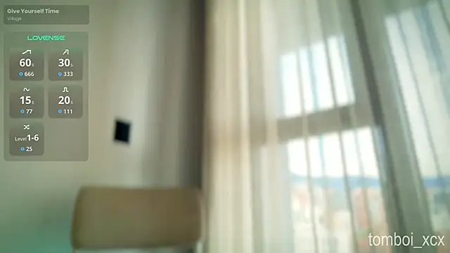 Snapshot of tomboi_xcx chatting on June 25, 6:12 pm tomboi xcx online show from June 25, 6:12 pm