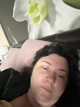 Snapshot of Liza_Will chatting on February 3, 6:51 am Liza Will online show from February 3, 6:51 am