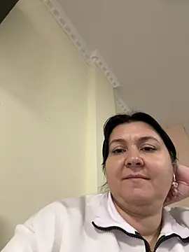 Snapshot of Liza_Will chatting on February 8, 11:35 am Liza Will online show from February 8, 11:35 am