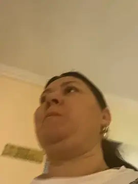 Snapshot of Liza_Will chatting on April 5, 8:55 am Liza Will online show from April 5, 8:55 am