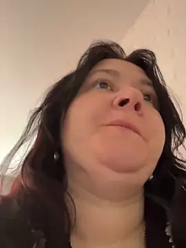 Snapshot of Liza_Will chatting on April 15, 8:32 am Liza Will online show from April 15, 8:32 am