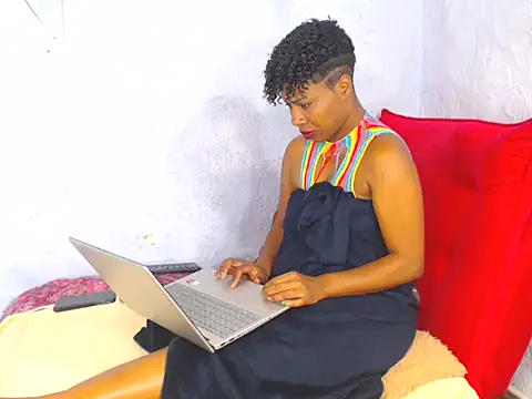Snapshot of SexyScarlet101 chatting on May 29, 6:11 am SexyScarlet101 online show from May 29, 6:11 am