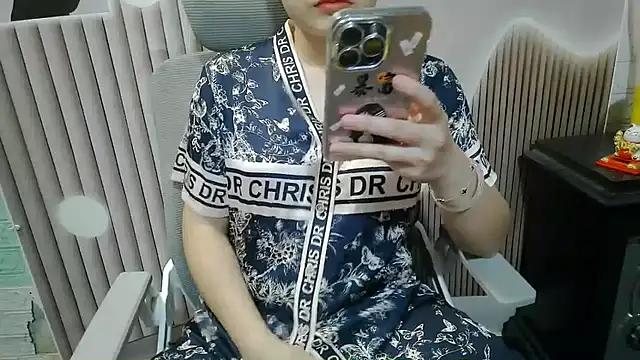 Snapshot of Emachiii chatting on September 26, 12:53 pm Emachiii online show from September 26, 12:53 pm